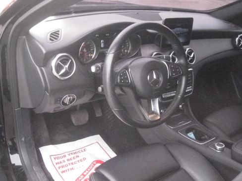 Used 2019 Mercedes-Benz GLA 250 4MATIC image 16