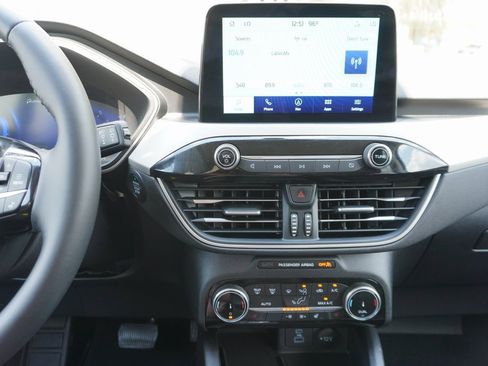 Used 2022 Ford Escape SEL w/ Technology Package image 13