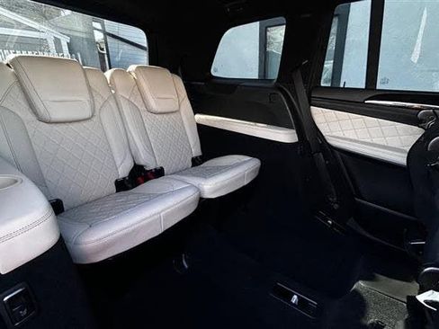 Used 2015 Mercedes-Benz GL 550 4MATIC w/ Driver Assistance Package image 14