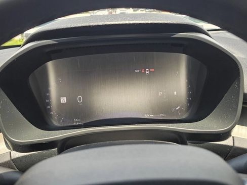 Used 2023 Volvo XC40 B4 Ultimate FWD image 15