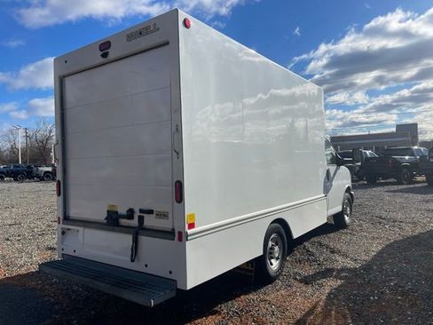 Used 2023 Chevrolet Express 3500 w/ Power Convenience Package image 6