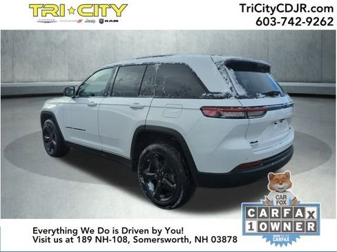 Used 2023 Jeep Grand Cherokee Limited w/ Luxury Tech Group II image 2