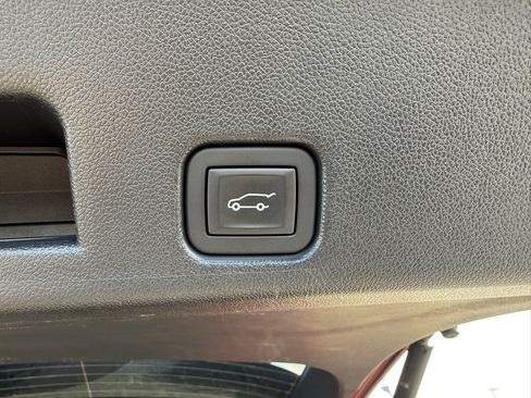 Used 2024 GMC Acadia Elevation image 33