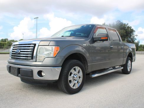 Used 2011 Ford F150 XLT w/ XLT Chrome Pkg RWD image 4