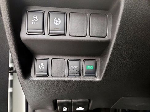 Used 2021 Nissan Rogue Sport SV image 6