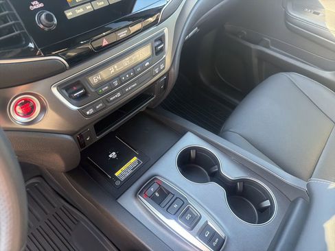 Used 2024 Honda Passport EX-L image 11