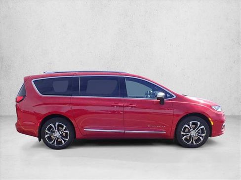 New 2026 Chrysler Pacifica Pinnacle image 5