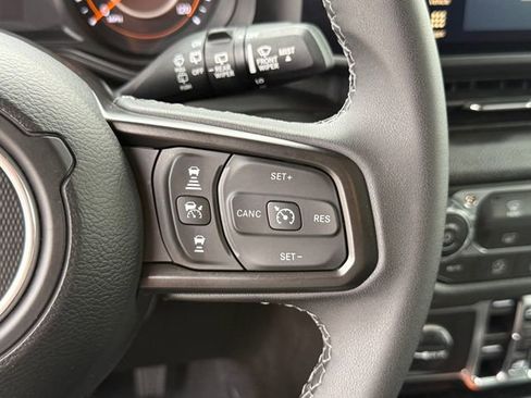 Used 2025 Jeep Wrangler Unlimited Sport AWD/4WD image 17