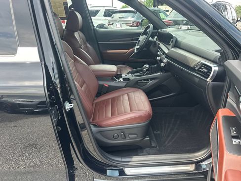 Used 2024 Kia Telluride SX Prestige AWD/4WD image 11
