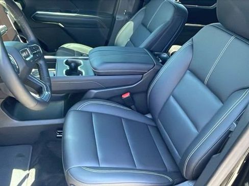 Used 2024 GMC Acadia Elevation FWD image 11