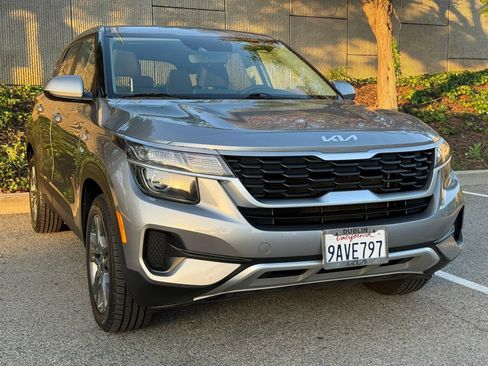 Used 2022 Kia Seltos LX AWD/4WD image 5