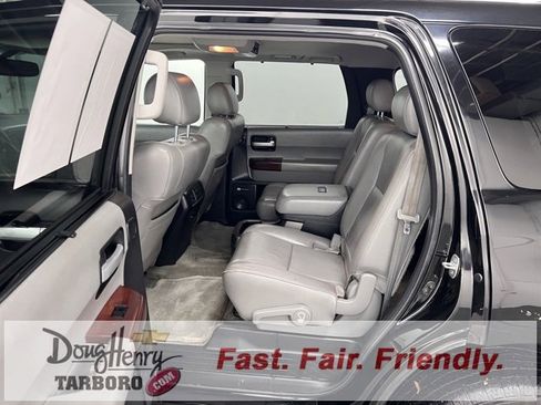 Used 2011 Toyota Sequoia Platinum image 32