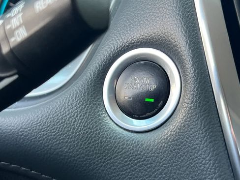 Used 2020 Chevrolet Traverse Premier FWD image 31