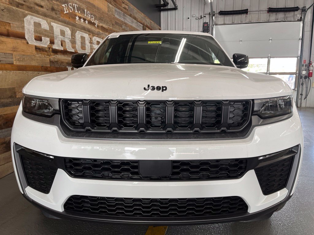 New 2026 Jeep Grand Cherokee Limited AWD/4WD image 7