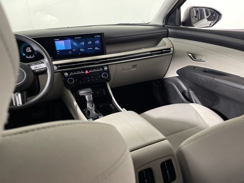 Certified 2025 Hyundai Tucson SEL AWD/4WD image 17