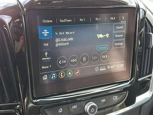 Used 2020 Chevrolet Traverse LT w/ LT Premium Package image 14