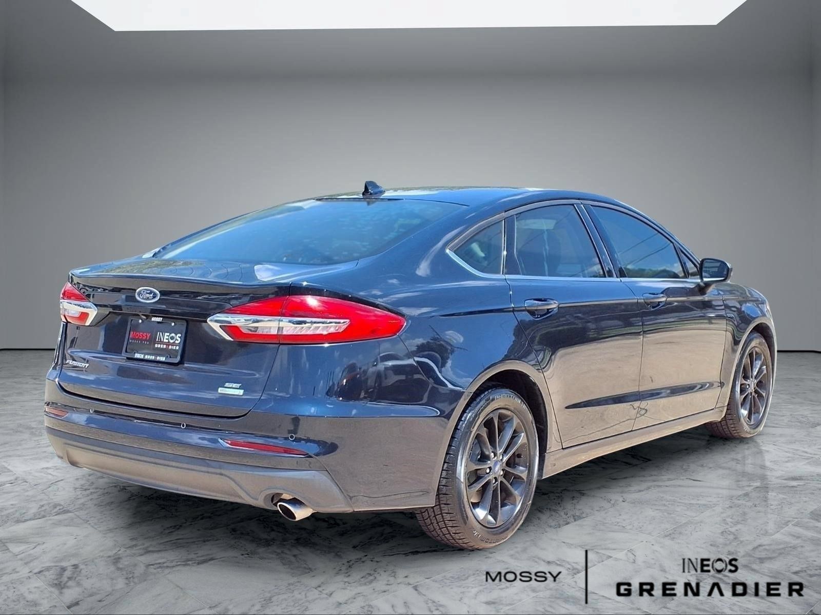 Used 2020 Ford Fusion SE FWD image 7