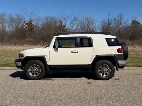 Used 2012 Toyota FJ Cruiser 4WD w/ Convenience Pkg image 21