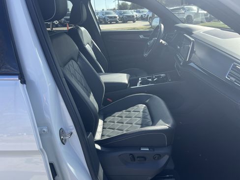 Certified 2025 Volkswagen Atlas Cross Sport SEL Premium R-Line image 29