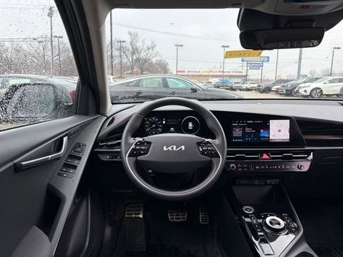 Certified 2023 Kia Niro Wave w/ Wave Preserve Package image 7