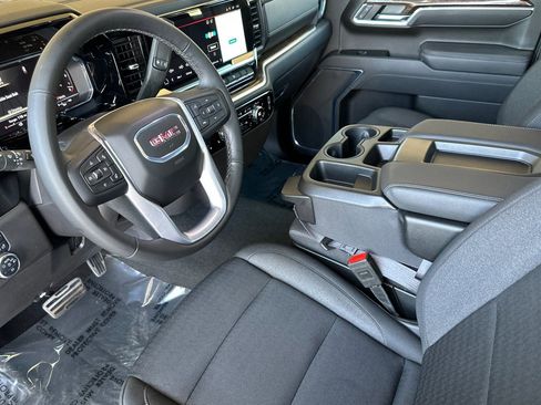 Certified 2025 GMC Sierra 1500 Elevation image 10