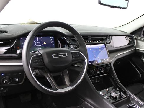 Used 2023 Jeep Grand Cherokee 4WD 4xe w/ Luxury Tech Group II image 39