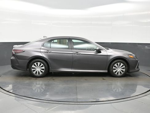 Used 2024 Toyota Camry LE FWD image 7