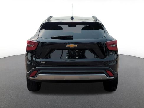 Used 2024 Chevrolet Trax LT w/ Driver Confidence Package FWD image 5