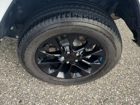 Used 2022 Jeep Wrangler Unlimited Sahara w/ Cold Weather Group image 7