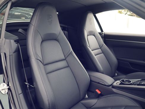 Certified 2024 Porsche 911 Carrera RWD image 22
