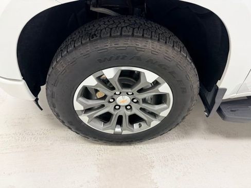 Certified 2025 Chevrolet Silverado 1500 High Country w/ Technology Package image 19