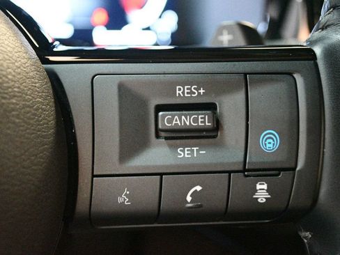 Used 2024 Nissan Pathfinder Platinum FWD image 69