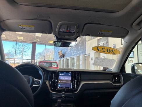 Used 2024 Volvo XC60 T8 Core image 16