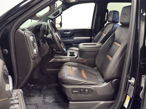 Used 2022 GMC Sierra 2500 AT4 w/ AT4 Preferred Package image 11