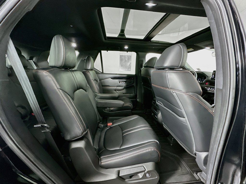 Used 2023 Honda Pilot TrailSport image 29