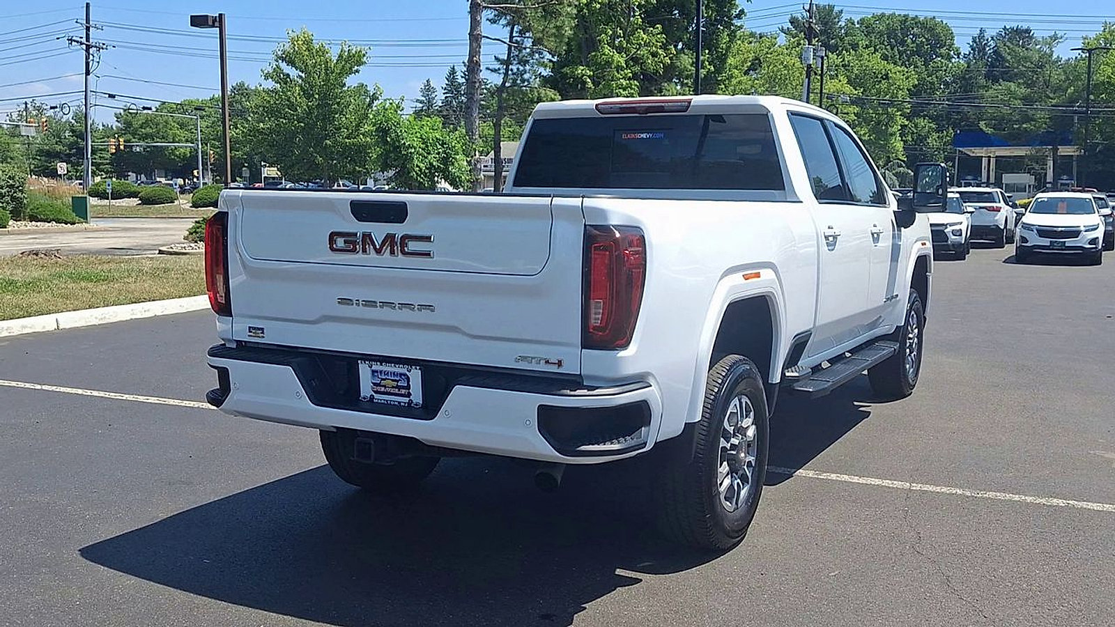 Used 2022 GMC Sierra 2500 AT4 w/ AT4 Preferred Package AWD/4WD image 2