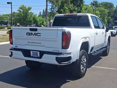 Used 2022 GMC Sierra 2500 AT4 w/ AT4 Preferred Package AWD/4WD image 2