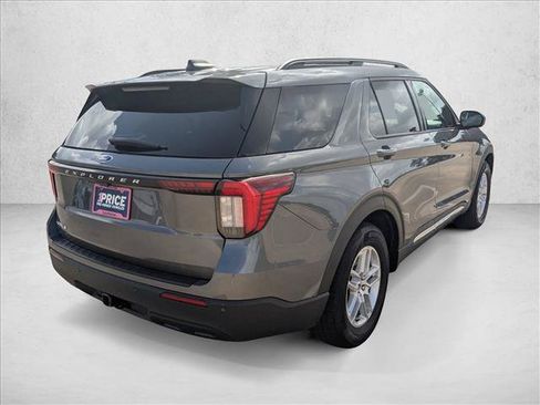 Used 2025 Ford Explorer Active RWD image 5