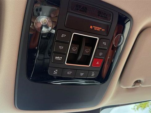 Used 2025 Kia Carnival SX Prestige FWD image 42