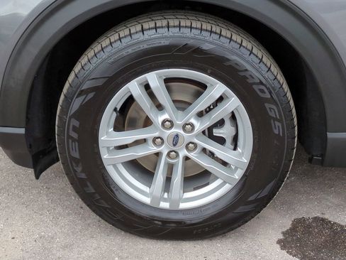 Used 2021 Ford Explorer XLT image 11