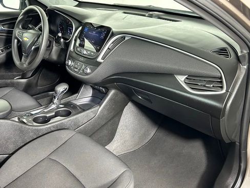 Used 2024 Chevrolet Malibu LS FWD image 8