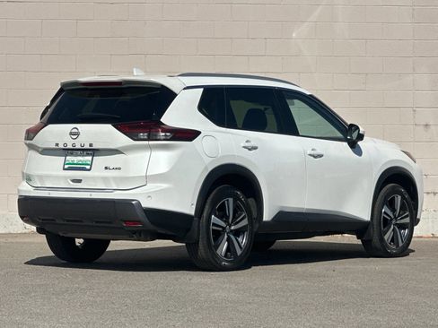 Used 2024 Nissan Rogue SL w/ SL Premium Package AWD/4WD image 3