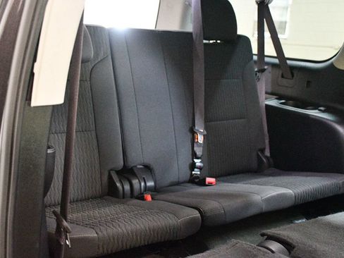 Used 2017 Chevrolet Suburban LS RWD image 40