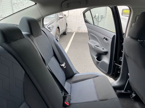 Used 2025 Nissan Versa SV FWD image 36