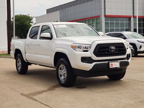 Used 2021 Toyota Tacoma SR AWD/4WD image 2