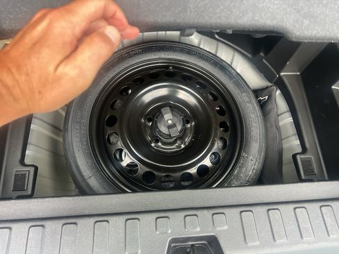 Used 2019 Chevrolet Equinox LT w/ LPO, Cargo Package FWD image 14