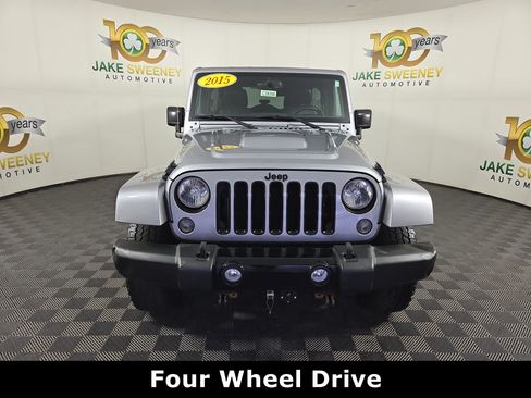 Used 2015 Jeep Wrangler Unlimited Sahara AWD/4WD image 3