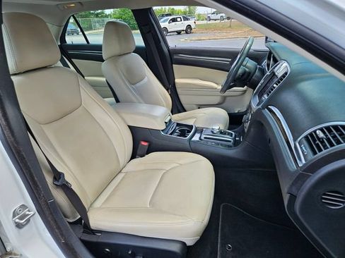 Used 2019 Chrysler 300 Touring L w/ Quick Order Package 22F RWD image 19