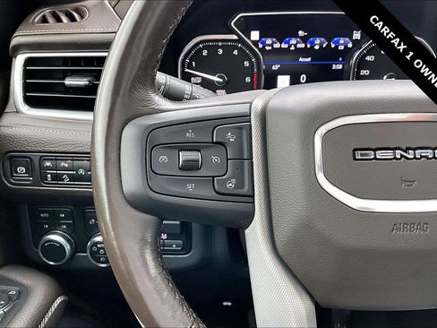 Used 2021 GMC Yukon Denali w/ Denali Premium Package image 11