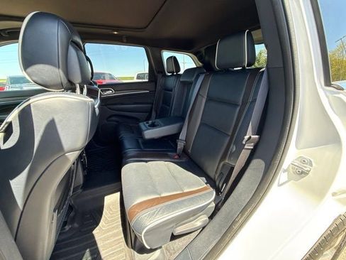 Used 2016 Jeep Grand Cherokee Overland w/ Advanced Technology Group AWD/4WD image 20
